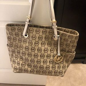 Michael Kors Jet Set Tote - Beige/White Canvas
